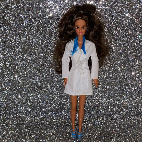 1997 Dentist Barbie - Picture 1 of 10